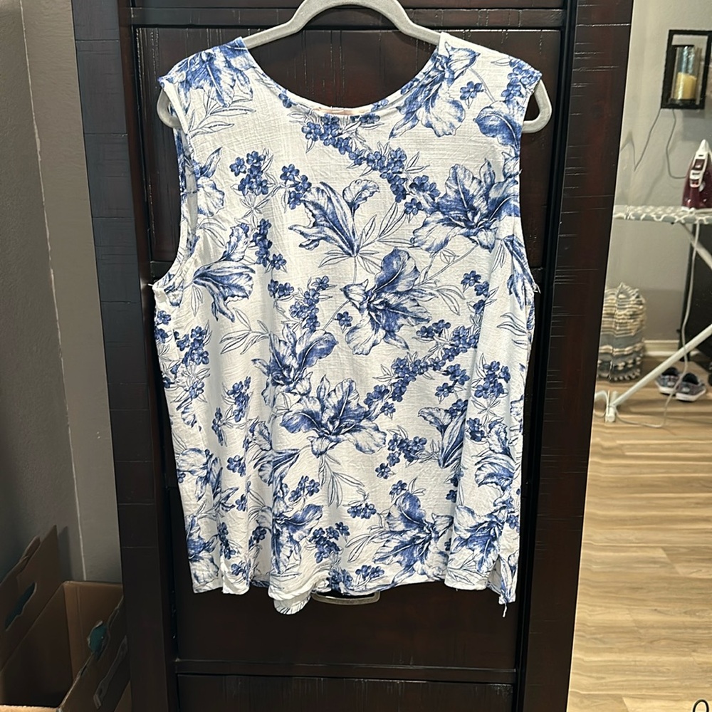 Ladies Rayon/line. Sleeveless Top
